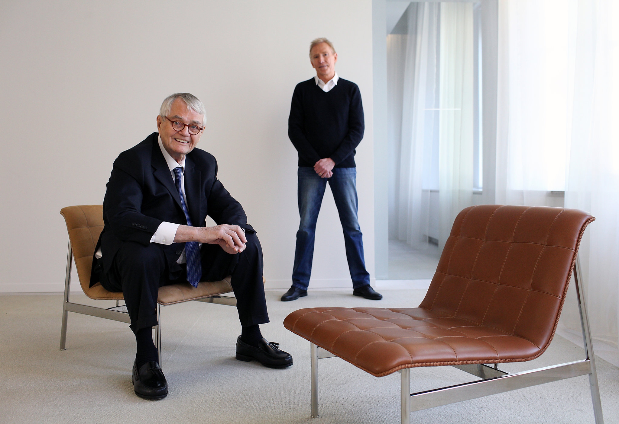 Charles Pollock Designer Of Popular Office Chair Dies At 83 The New York Times
