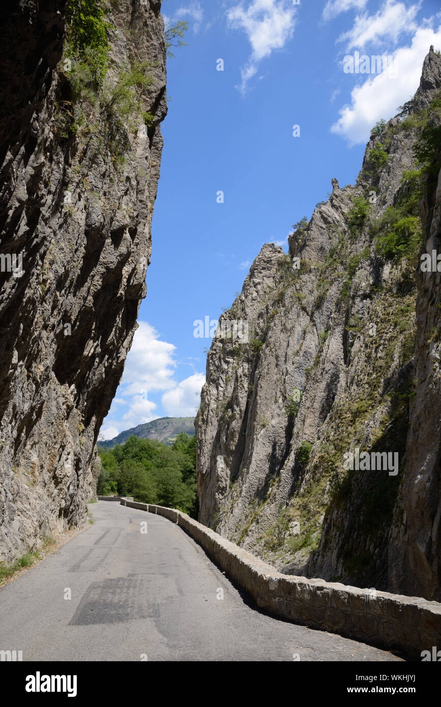 Empty Road Through Clue De Barles Barles Gorge Or Canyon In The Geopark R serve G ologique De Haute Provence North Of Digne les Bains Provence Stock Photo Alamy