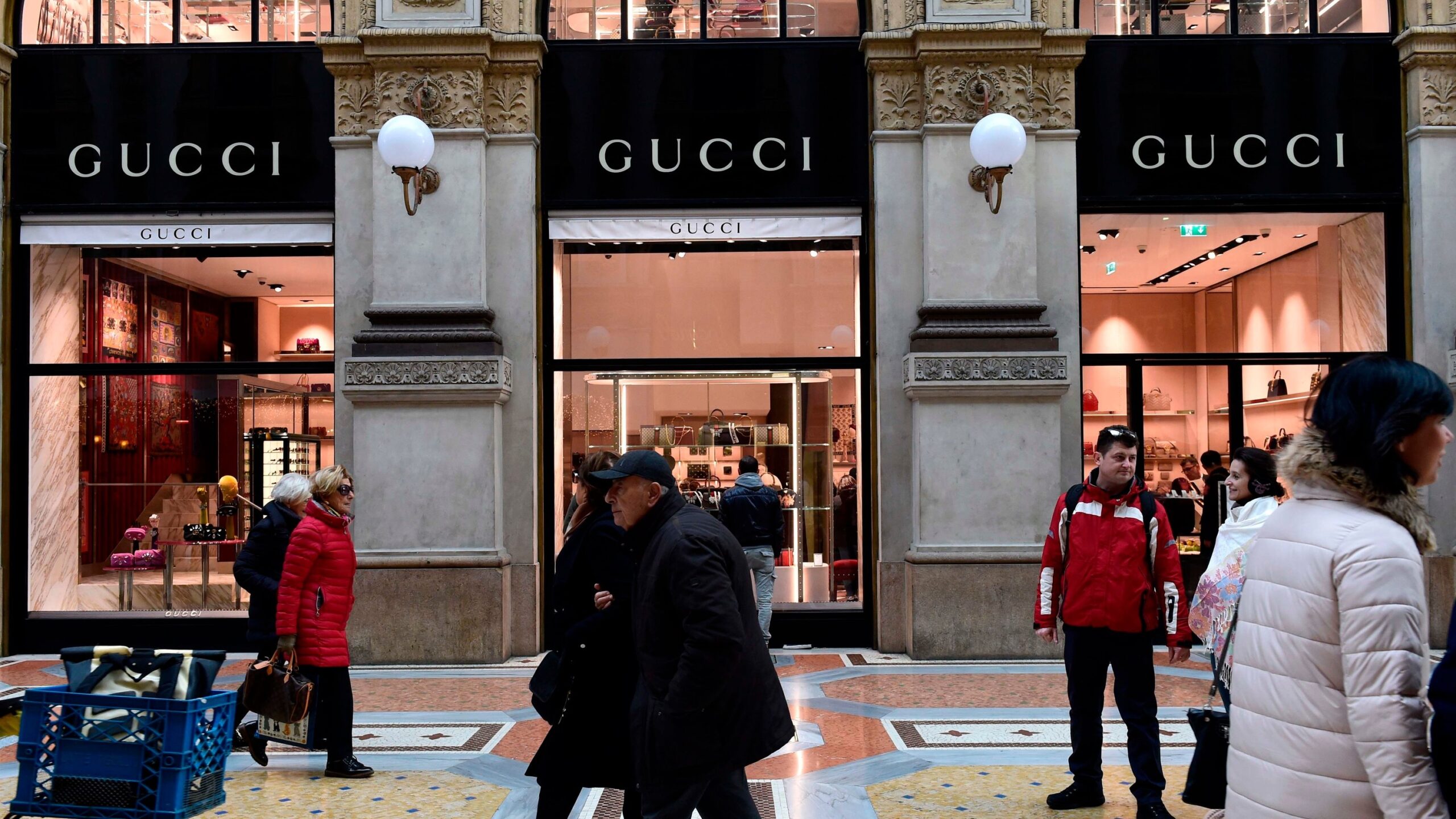 Italian Luxury Fashion House Crossword Magic Stunning Fashion Show Las Vegas